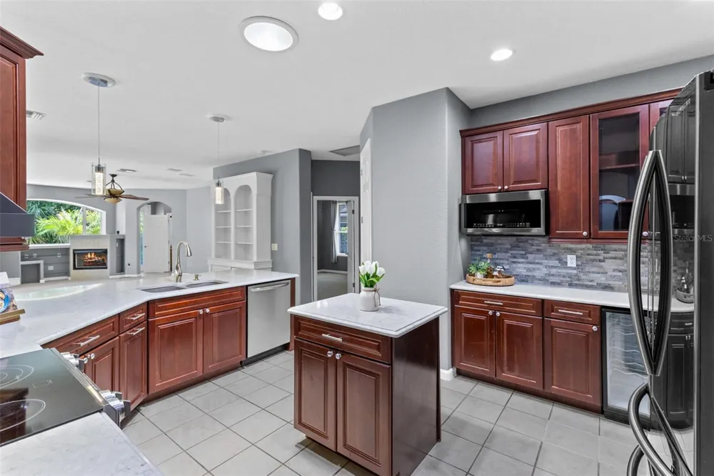 341 VERACLIFF COURT Oviedo, FL 32765