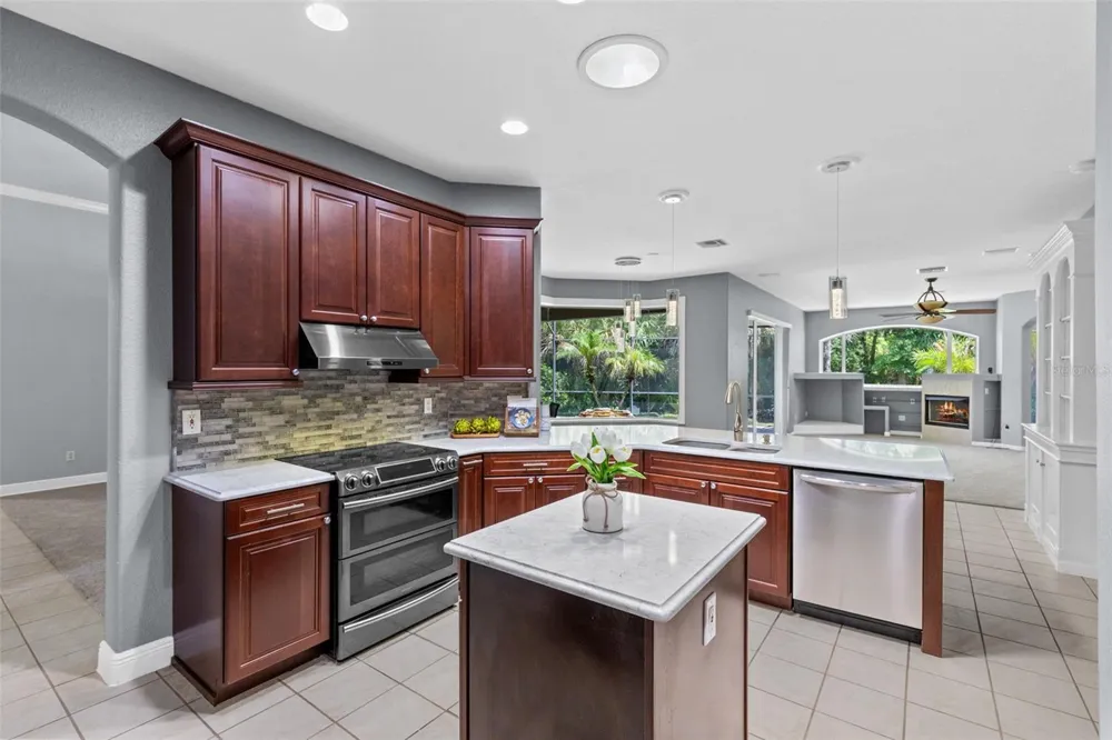 341 VERACLIFF COURT Oviedo, FL 32765