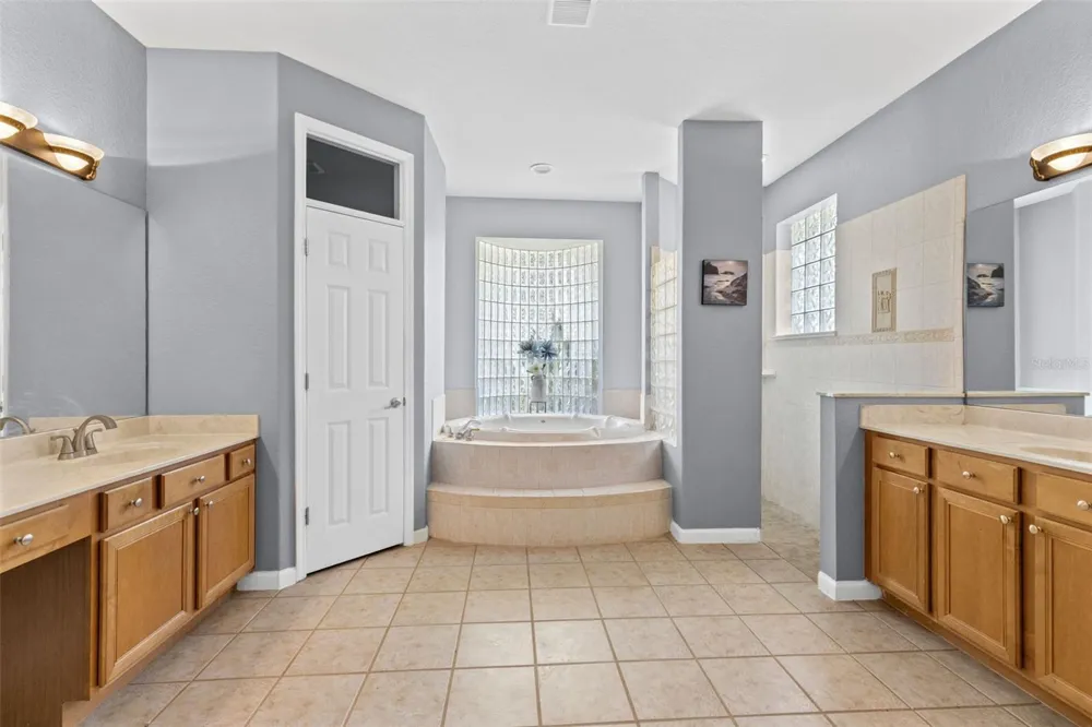 341 VERACLIFF COURT Oviedo, FL 32765