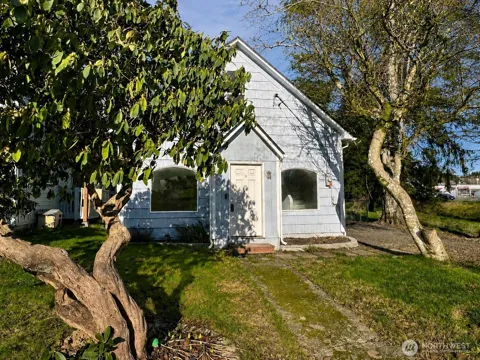 814 W Marion