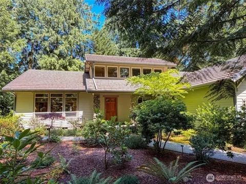 460 Pinecrest