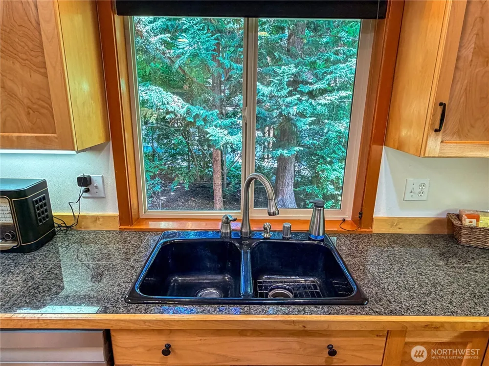 460 Pinecrest Port Townsend, WA 98368