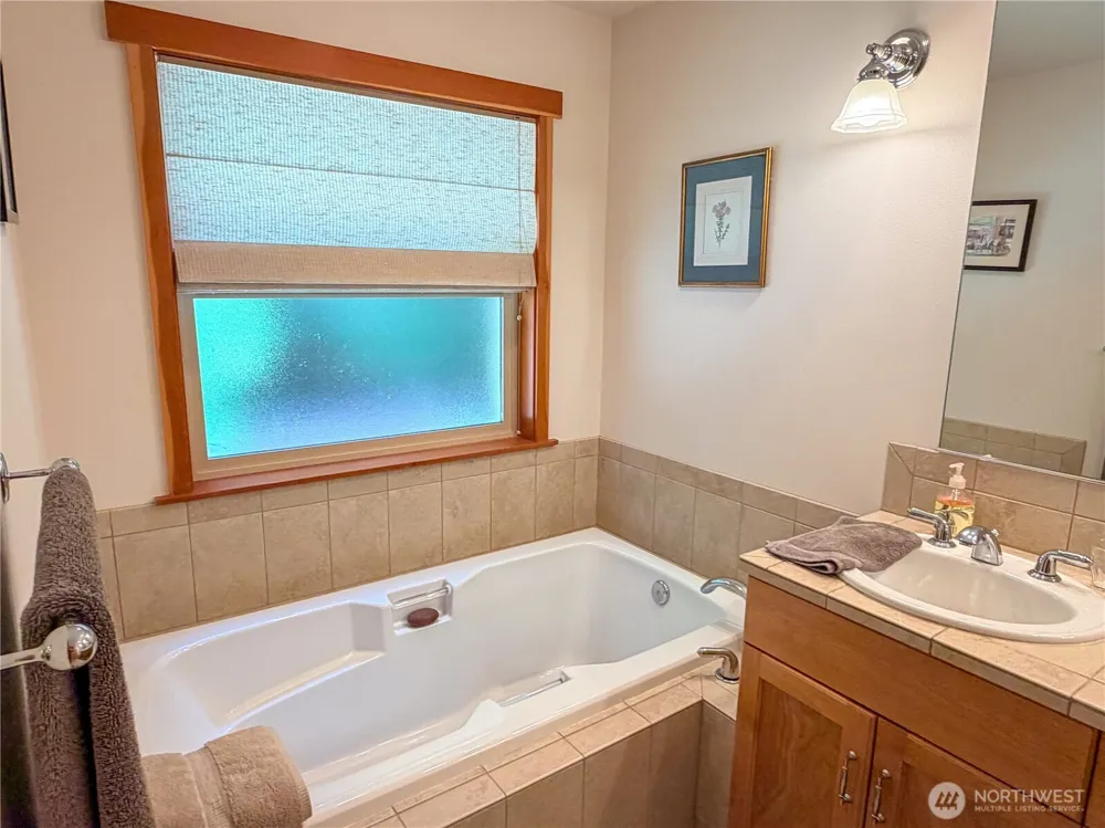 460 Pinecrest Port Townsend, WA 98368