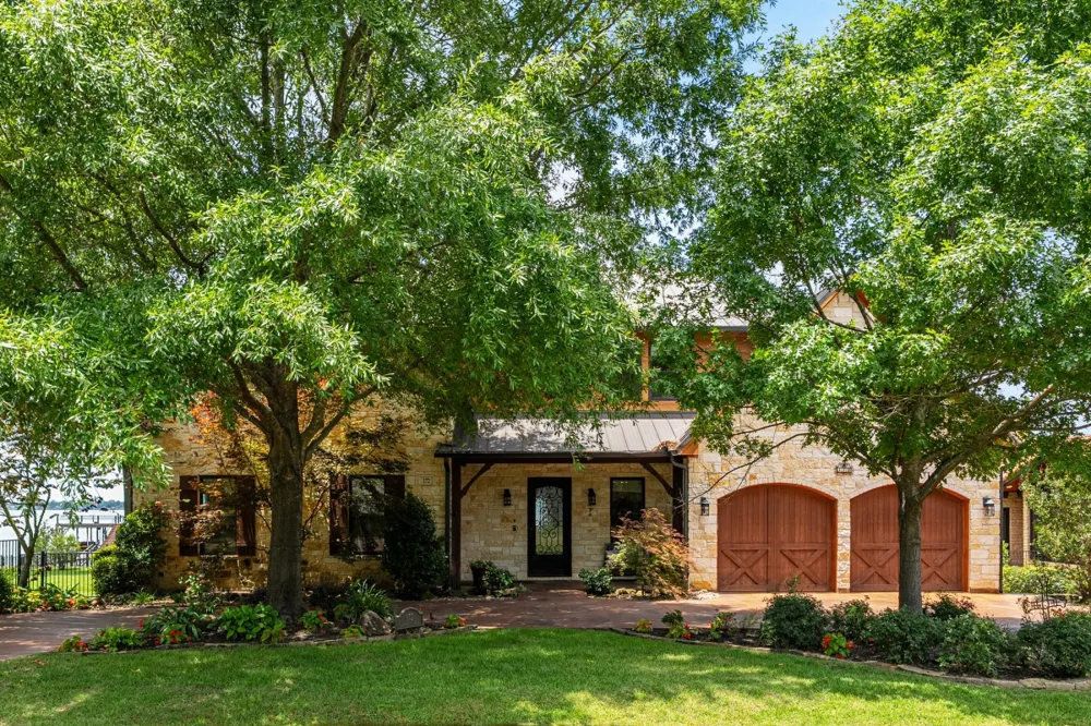 172 Enchanted Drive Enchanted Oaks, TX 75156