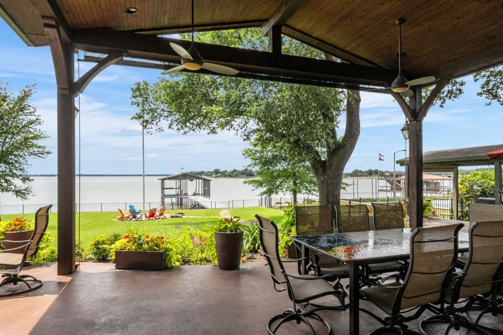 172 Enchanted Drive Enchanted Oaks, TX 75156
