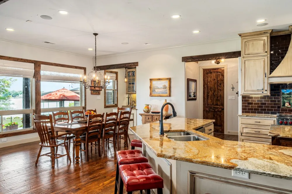 172 Enchanted Drive Enchanted Oaks, TX 75156