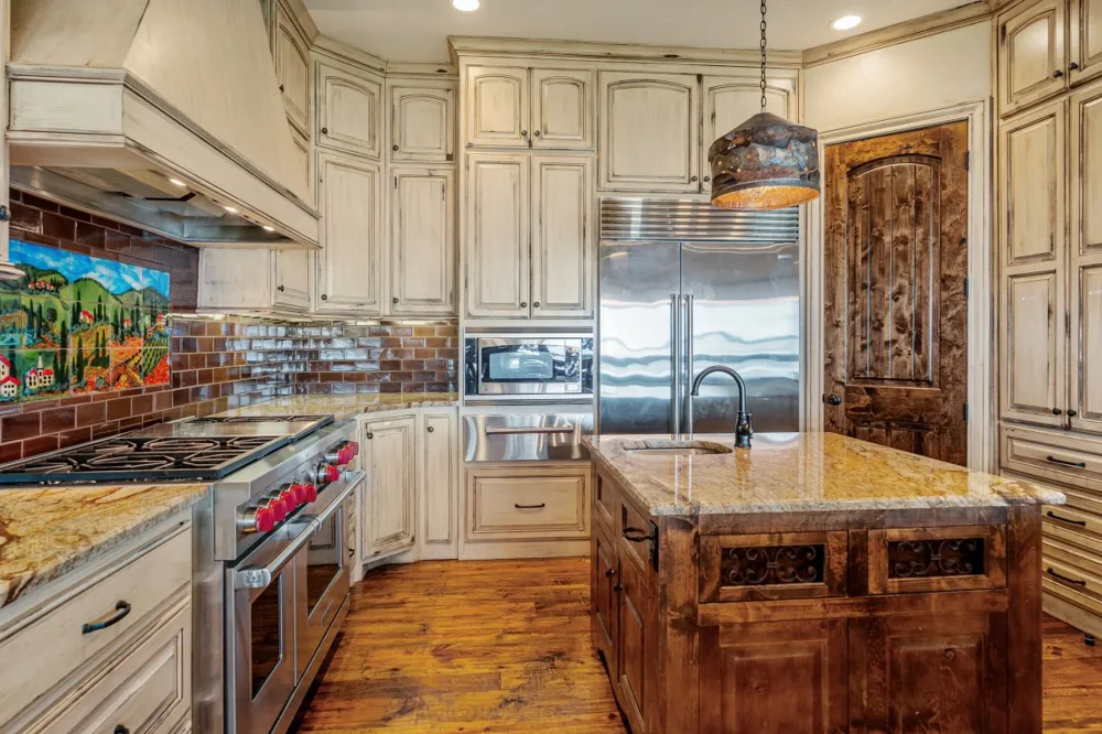 172 Enchanted Drive Enchanted Oaks, TX 75156