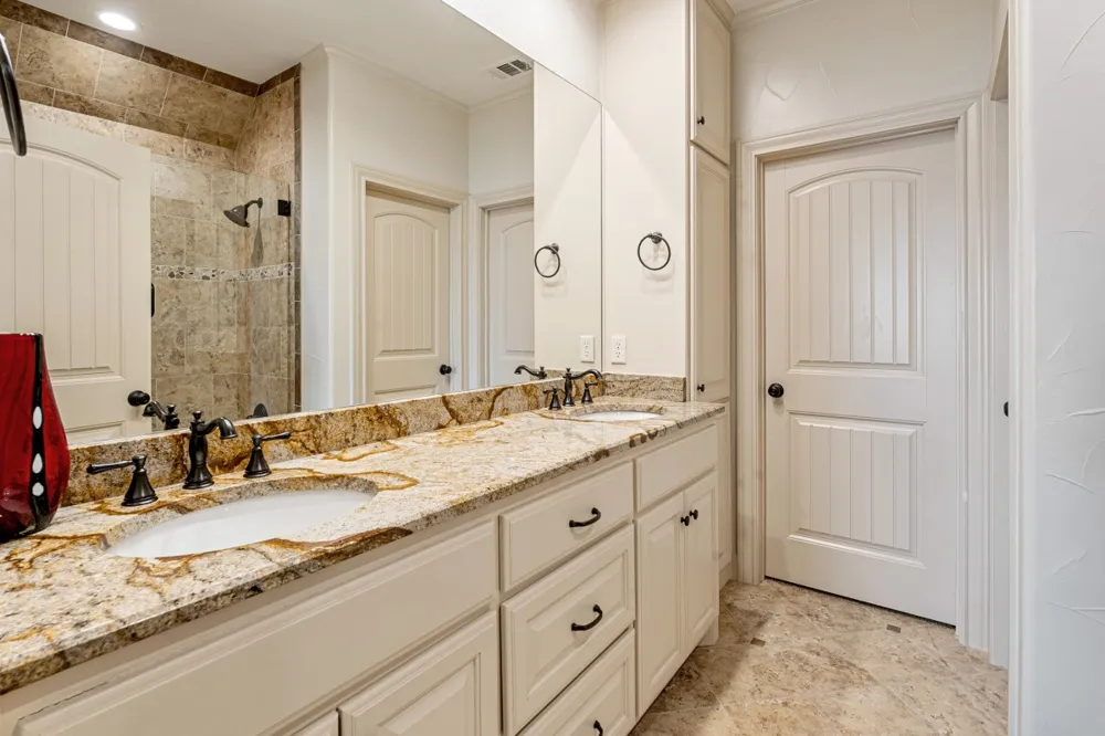 172 Enchanted Drive Enchanted Oaks, TX 75156