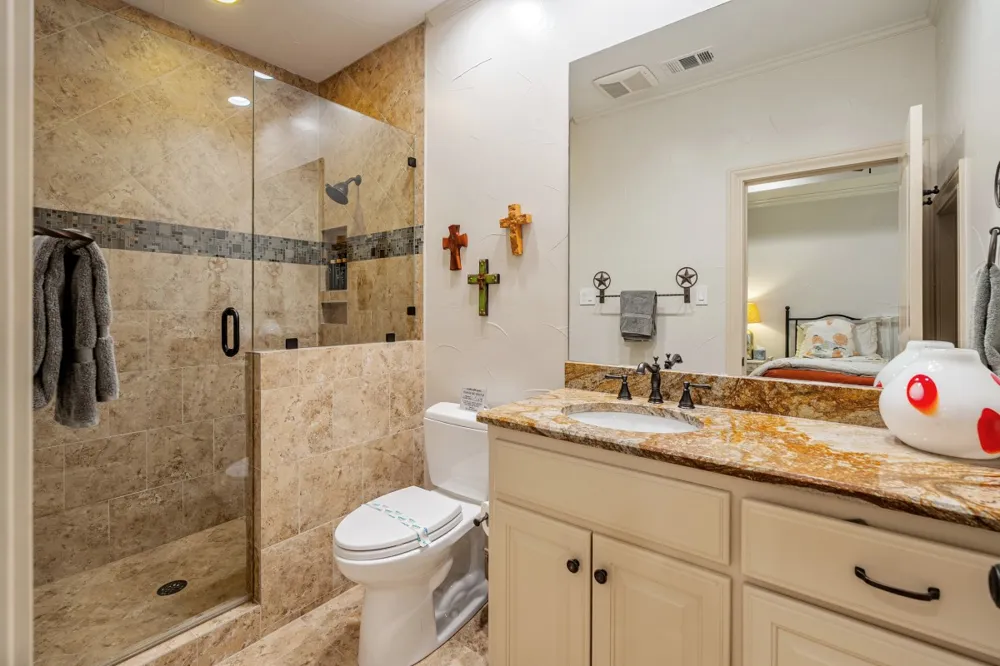 172 Enchanted Drive Enchanted Oaks, TX 75156