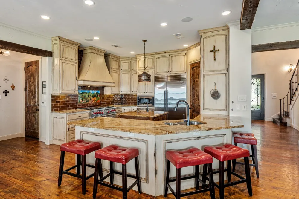 172 Enchanted Drive Enchanted Oaks, TX 75156