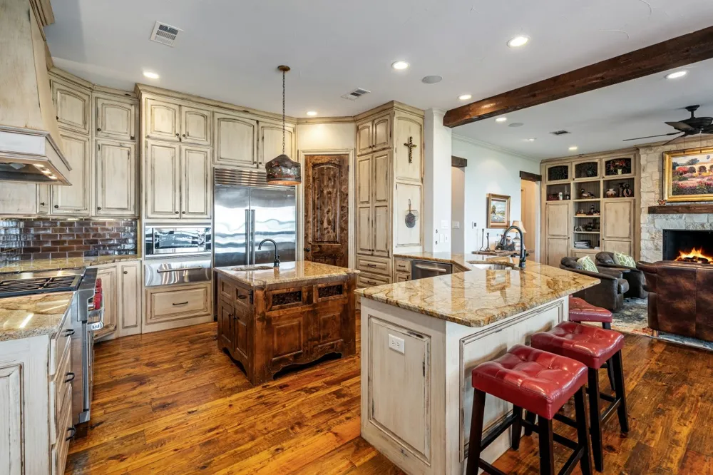 172 Enchanted Drive Enchanted Oaks, TX 75156