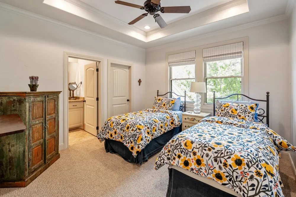 172 Enchanted Drive Enchanted Oaks, TX 75156