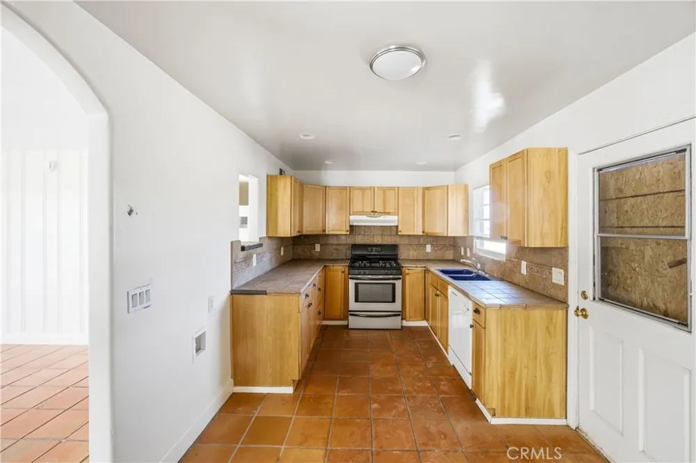 25567 Main Barstow, CA 92311