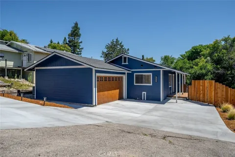 4595 Estrada ave
