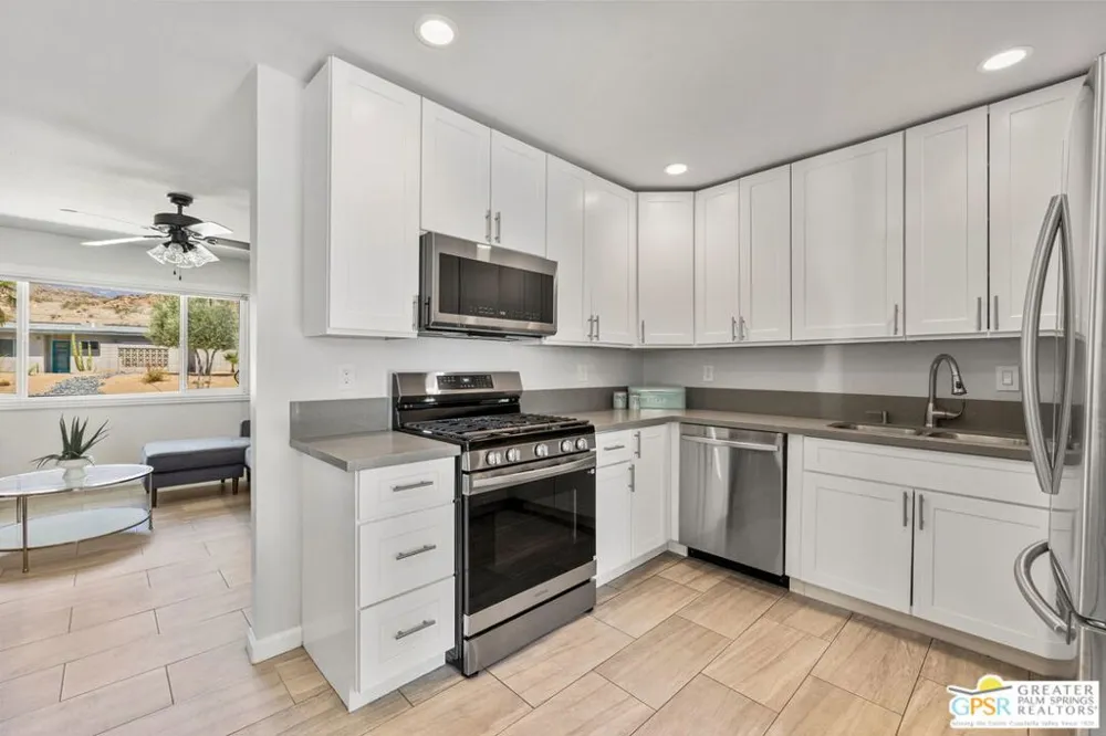 37512 Bankside Drive Cathedral City, CA 92234