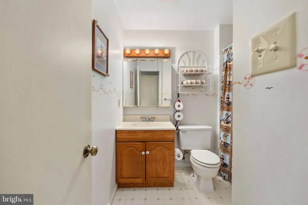 279 HARBOR DRIVE Reedville, VA 22539