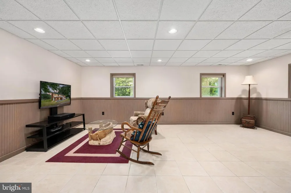279 HARBOR DRIVE Reedville, VA 22539