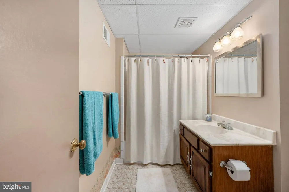 279 HARBOR DRIVE Reedville, VA 22539