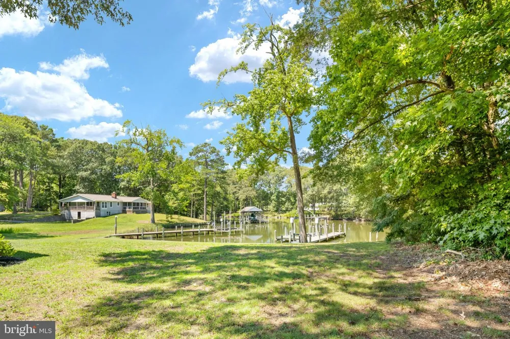 279 HARBOR DRIVE Reedville, VA 22539