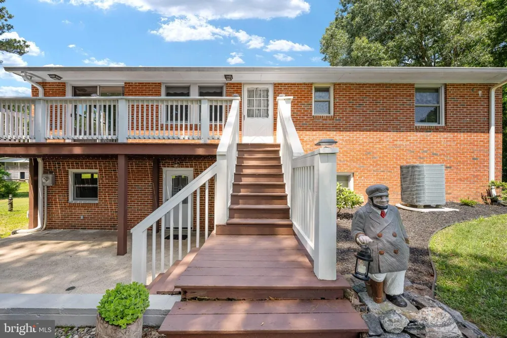 279 HARBOR DRIVE Reedville, VA 22539