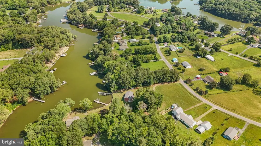 279 HARBOR DRIVE Reedville, VA 22539