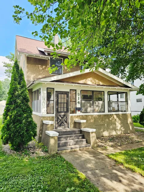 914 4th Street