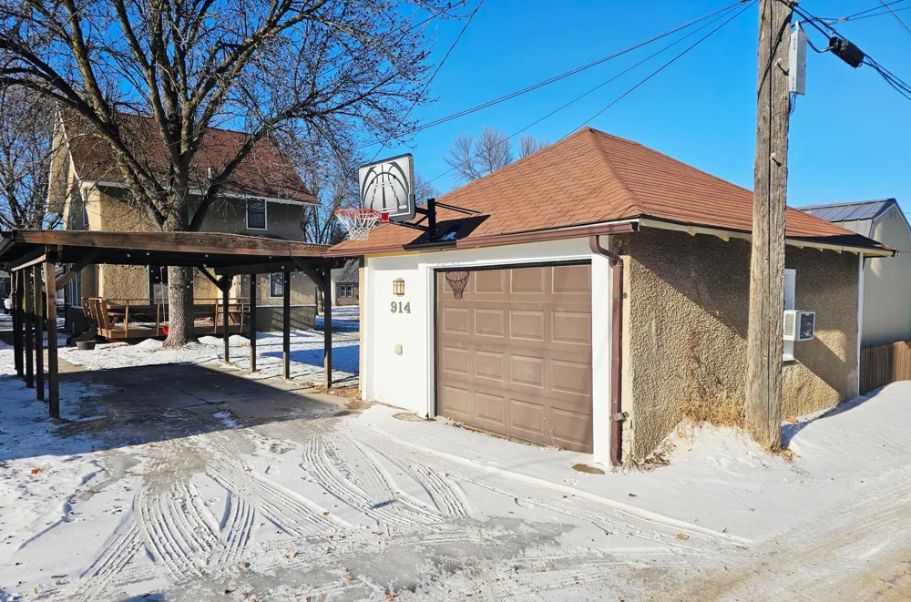 914 4th Street Montevideo, MN 56265
