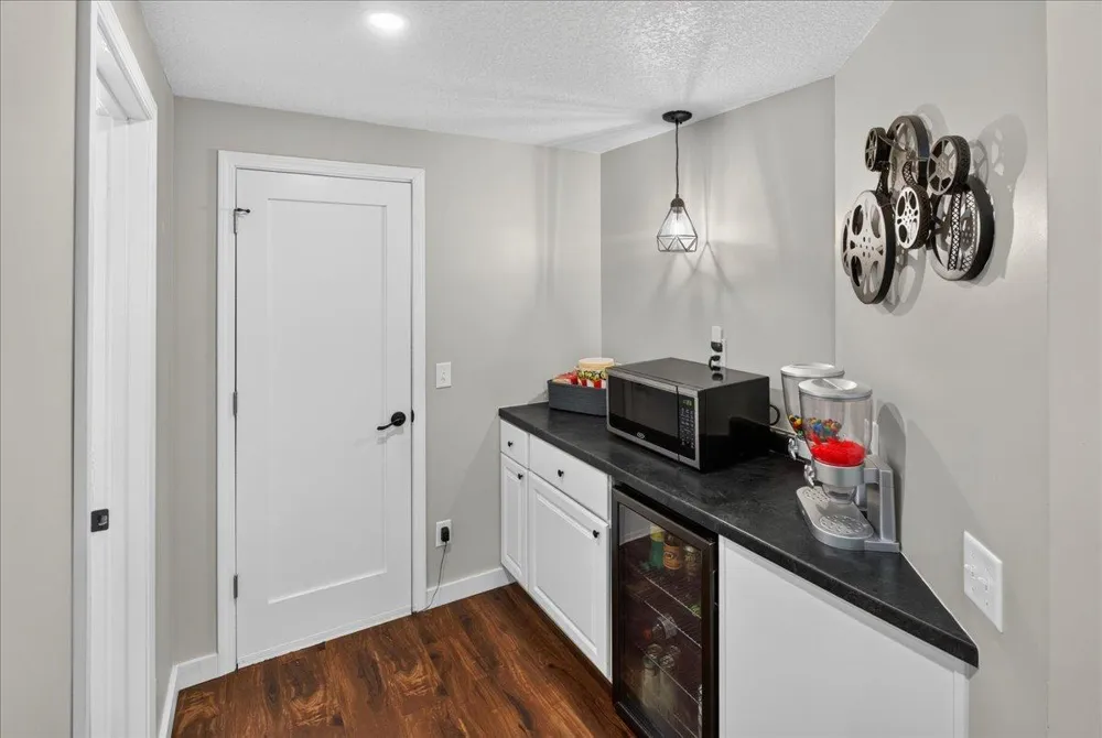 10909 Quail Avenue Champlin, MN 55316