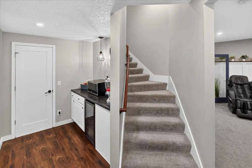 10909 Quail Avenue Champlin, MN 55316