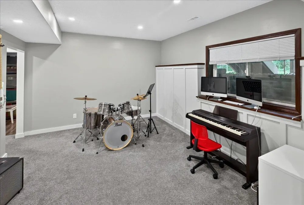 10909 Quail Avenue Champlin, MN 55316