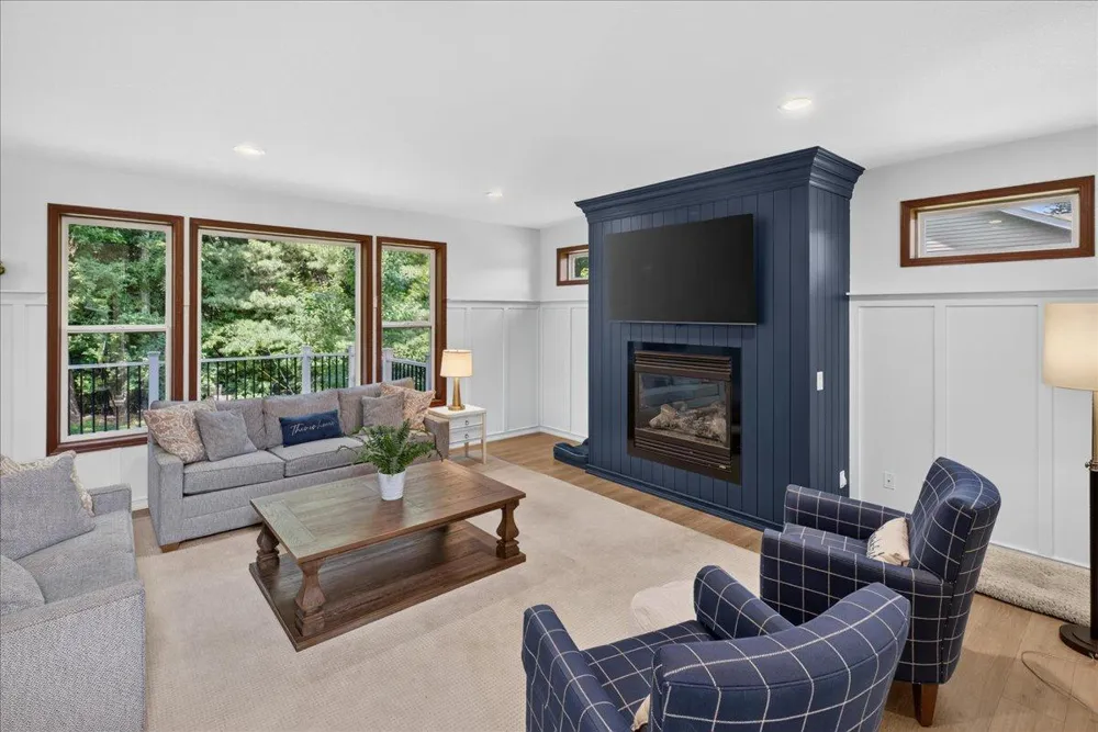 10909 Quail Avenue Champlin, MN 55316