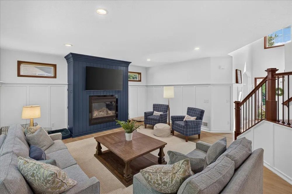 10909 Quail Avenue Champlin, MN 55316