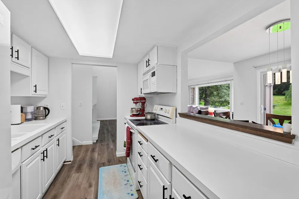 5725 Duncan Lane Edina, MN 55436