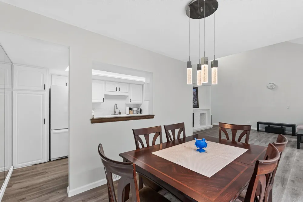 5725 Duncan Lane Edina, MN 55436