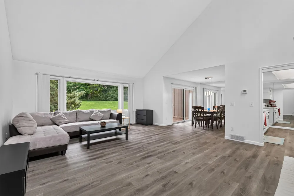 5725 Duncan Lane Edina, MN 55436