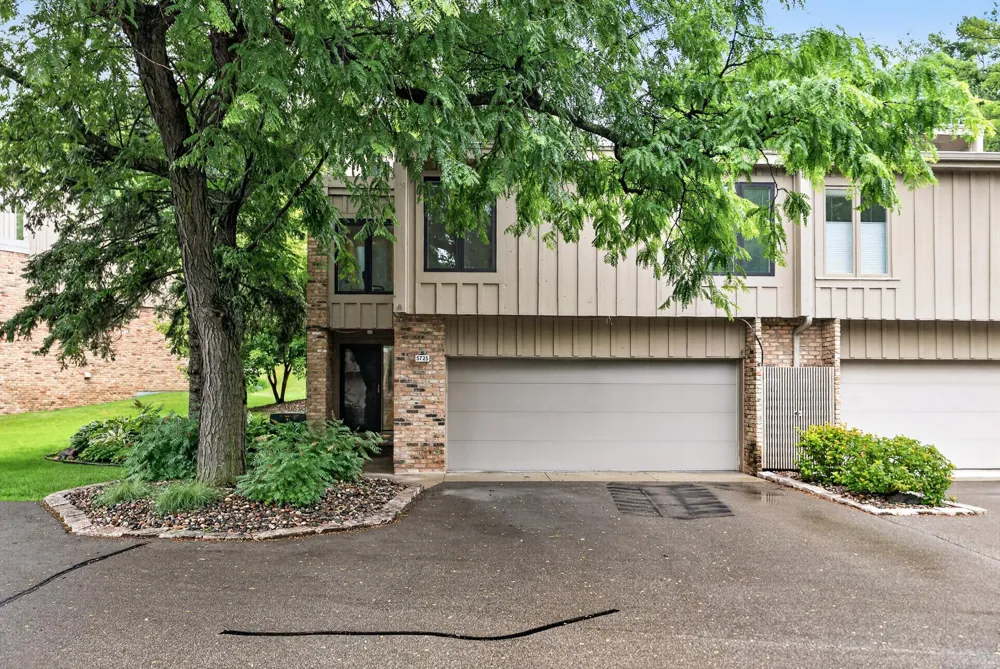 5725 Duncan Lane Edina, MN 55436