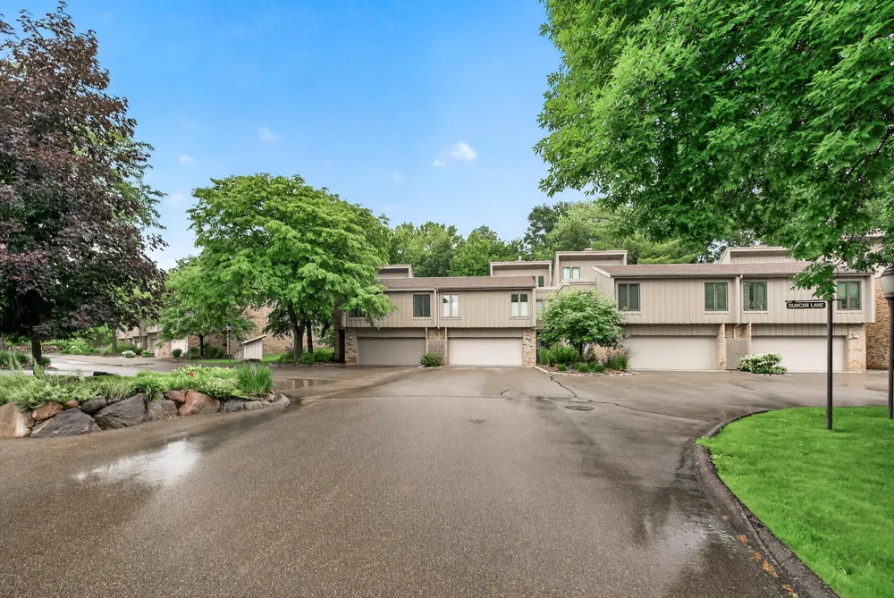 5725 Duncan Lane Edina, MN 55436