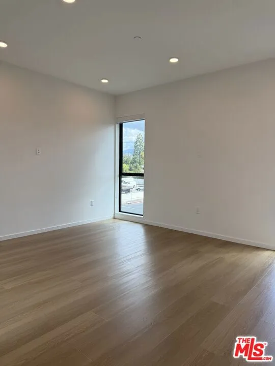 5119 Colfax Avenue #303 Valley Village, CA 91601