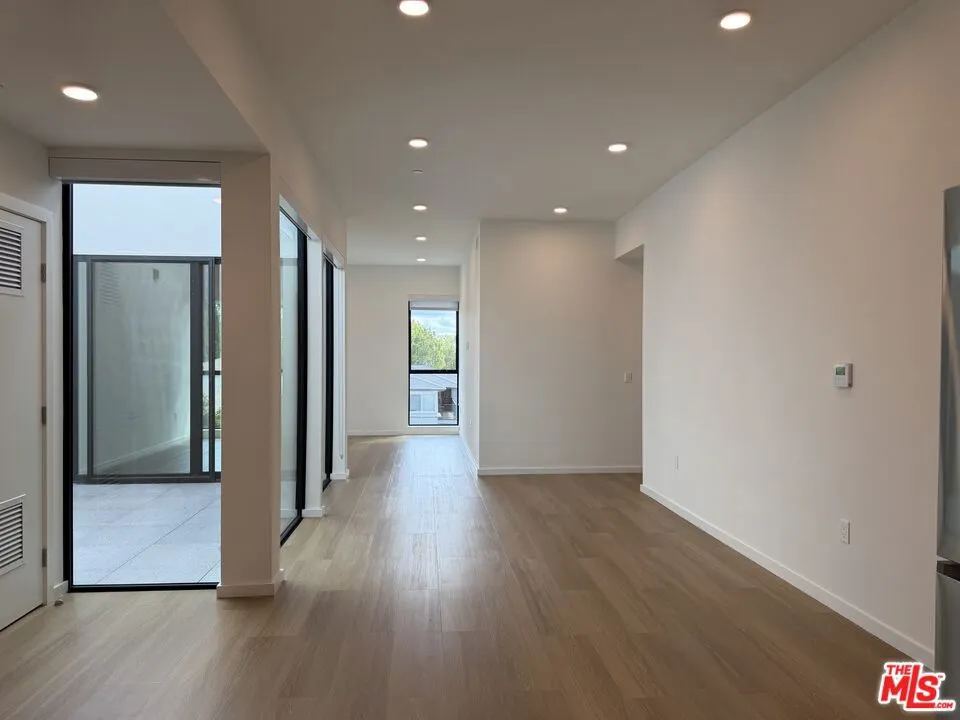 5119 Colfax Avenue #303 Valley Village, CA 91601
