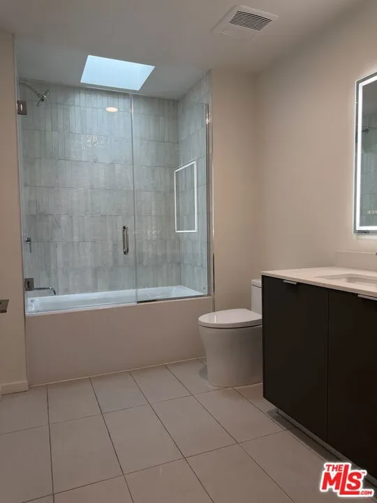 5119 Colfax Avenue #303 Valley Village, CA 91601