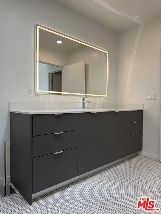 5119 Colfax Avenue #303 Valley Village, CA 91601