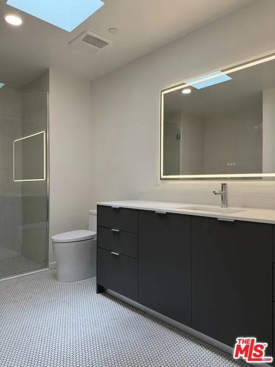 5119 Colfax Avenue #303 Valley Village, CA 91601