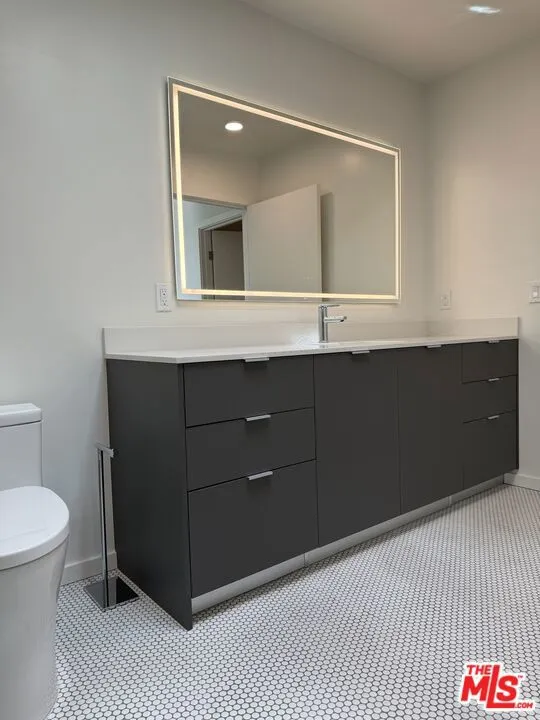 5119 Colfax Avenue #303 Valley Village, CA 91601