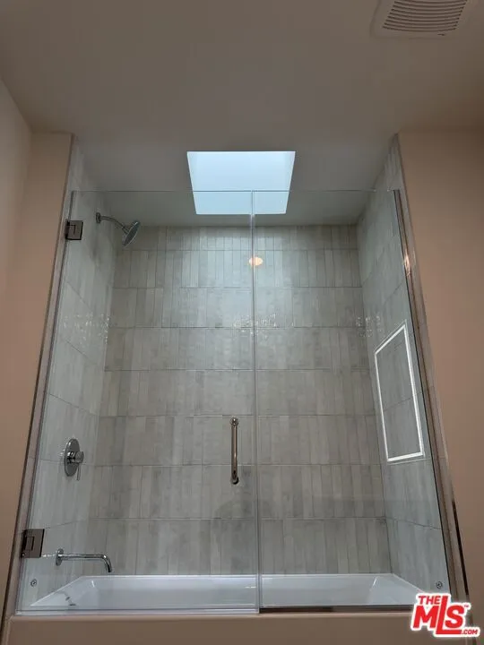 5119 Colfax Avenue #303 Valley Village, CA 91601
