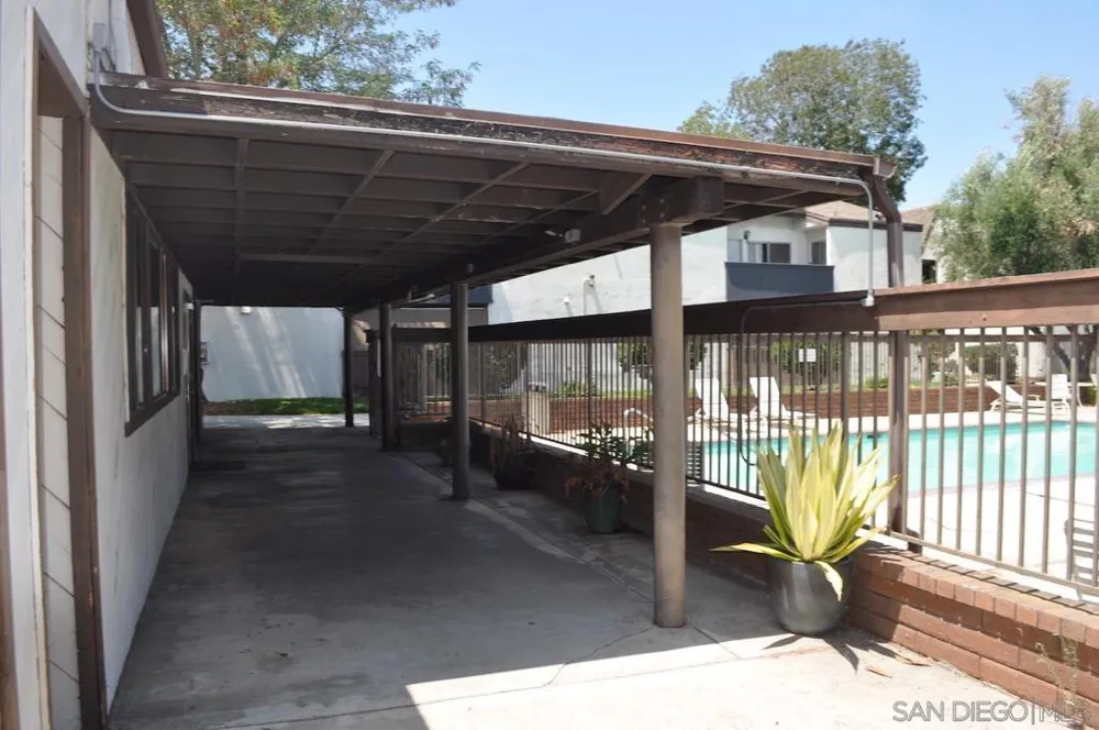 8039 Caminito De Pizza San Diego, CA 92108
