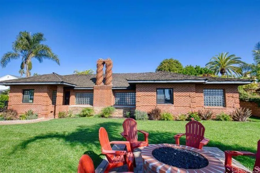 215 Vulcan Avenue Encinitas, CA 92024