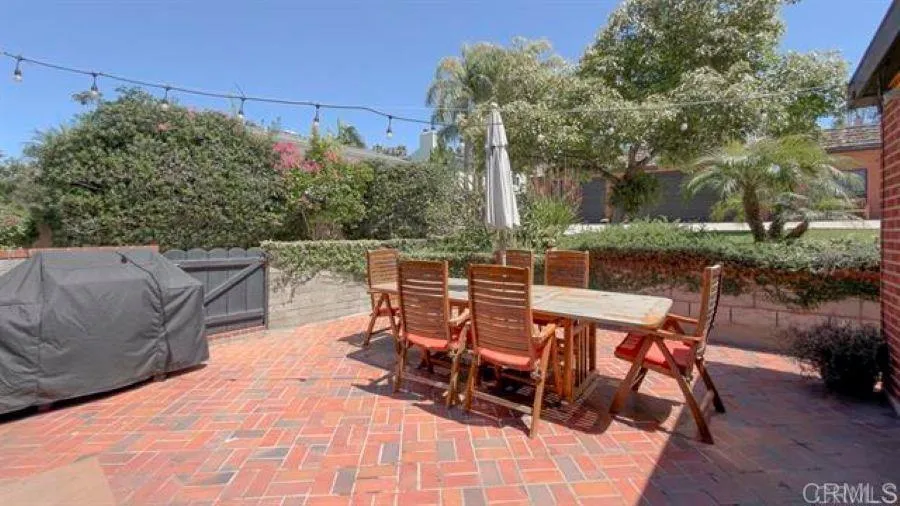 215 Vulcan Avenue Encinitas, CA 92024