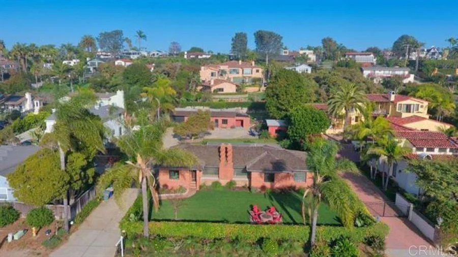 215 Vulcan Avenue Encinitas, CA 92024
