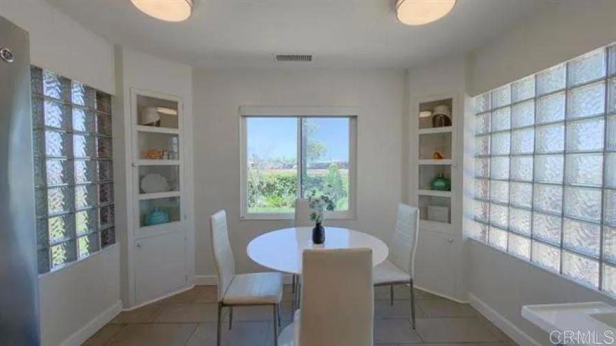 215 Vulcan Avenue Encinitas, CA 92024