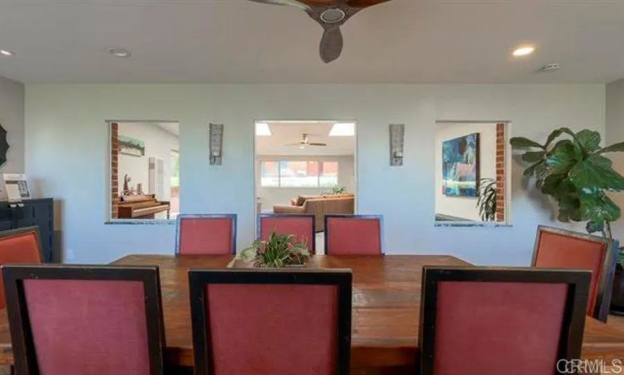 215 Vulcan Avenue Encinitas, CA 92024
